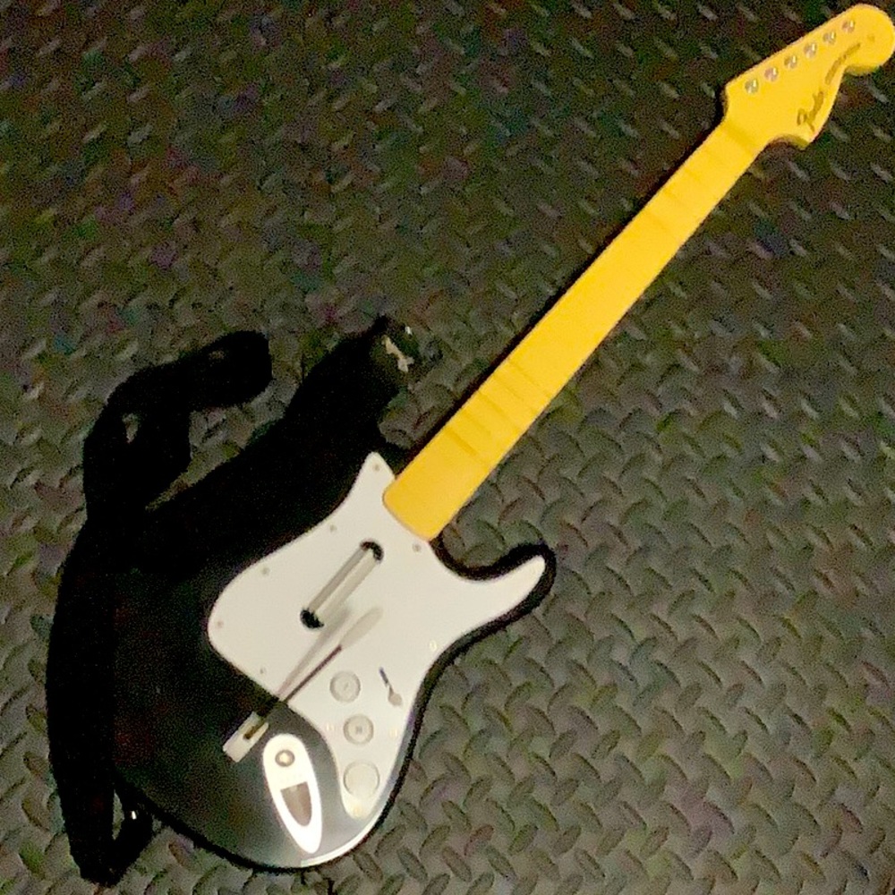 Guitar Hero Fender Stratocaster Rockband Harmonix  Wii model 19091 NoDongle